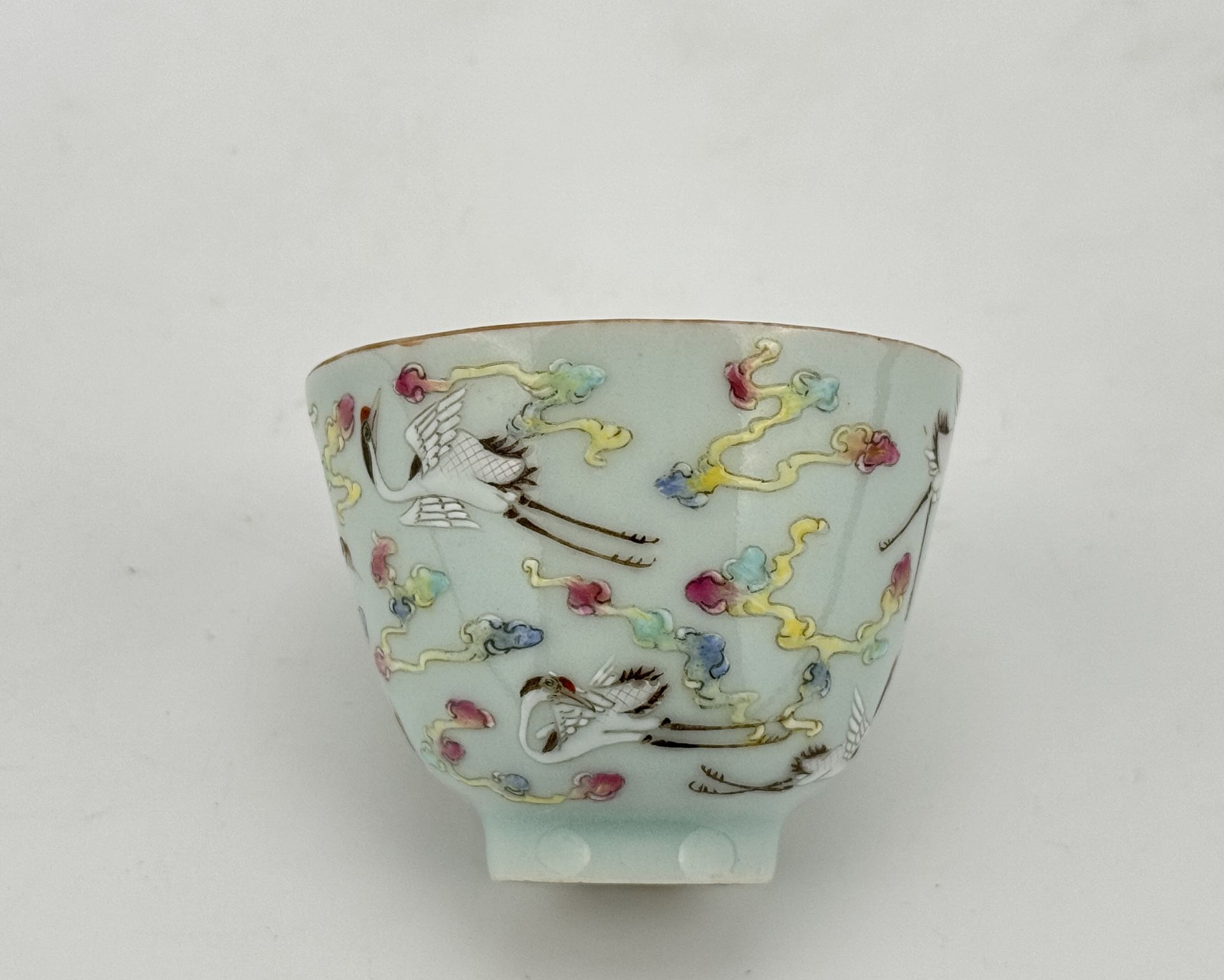 A Chinese Famille Rose cup, 19TH/20TH Century Pr. - Bild 3 aus 4