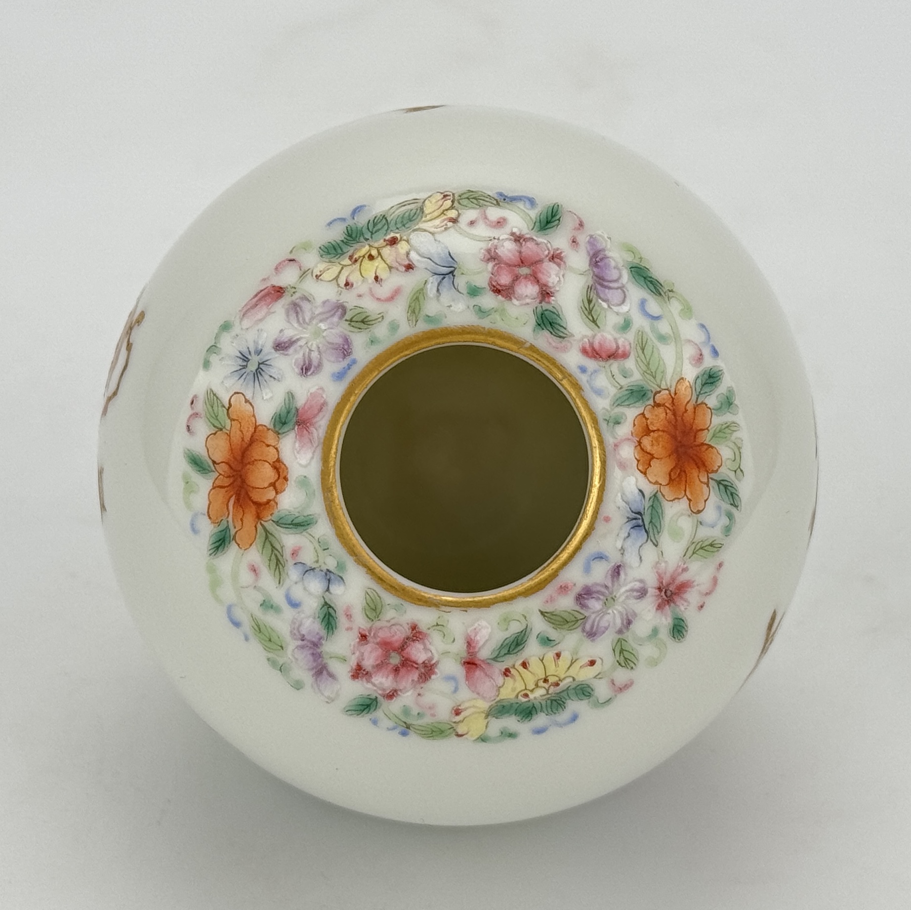 A Chinese Famille Rose water pot, 19TH/20TH Century Pr.  - Image 5 of 5