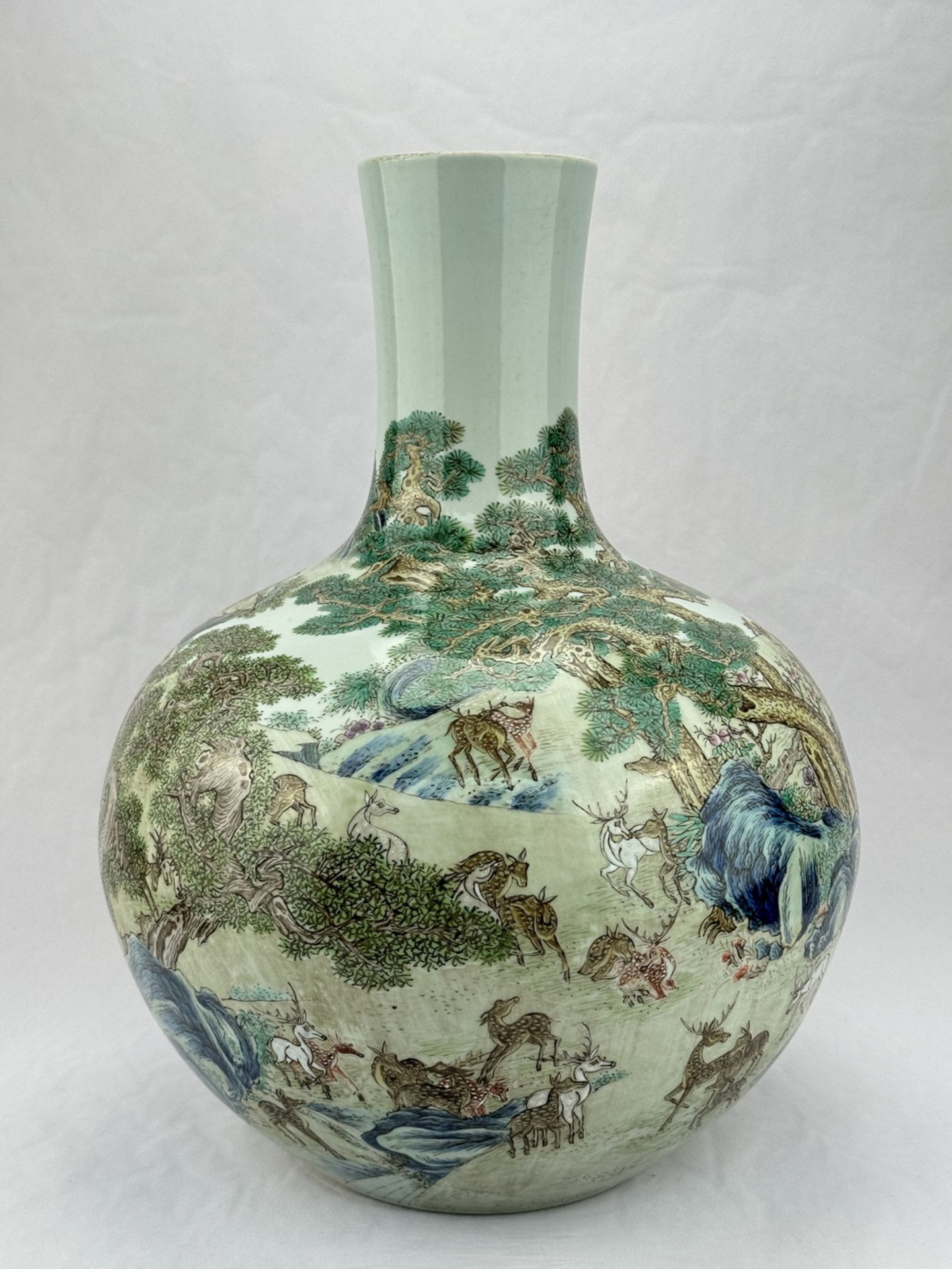 A Chinese porcelain vase, 18TH/19TH Century Pr.  - Bild 4 aus 14