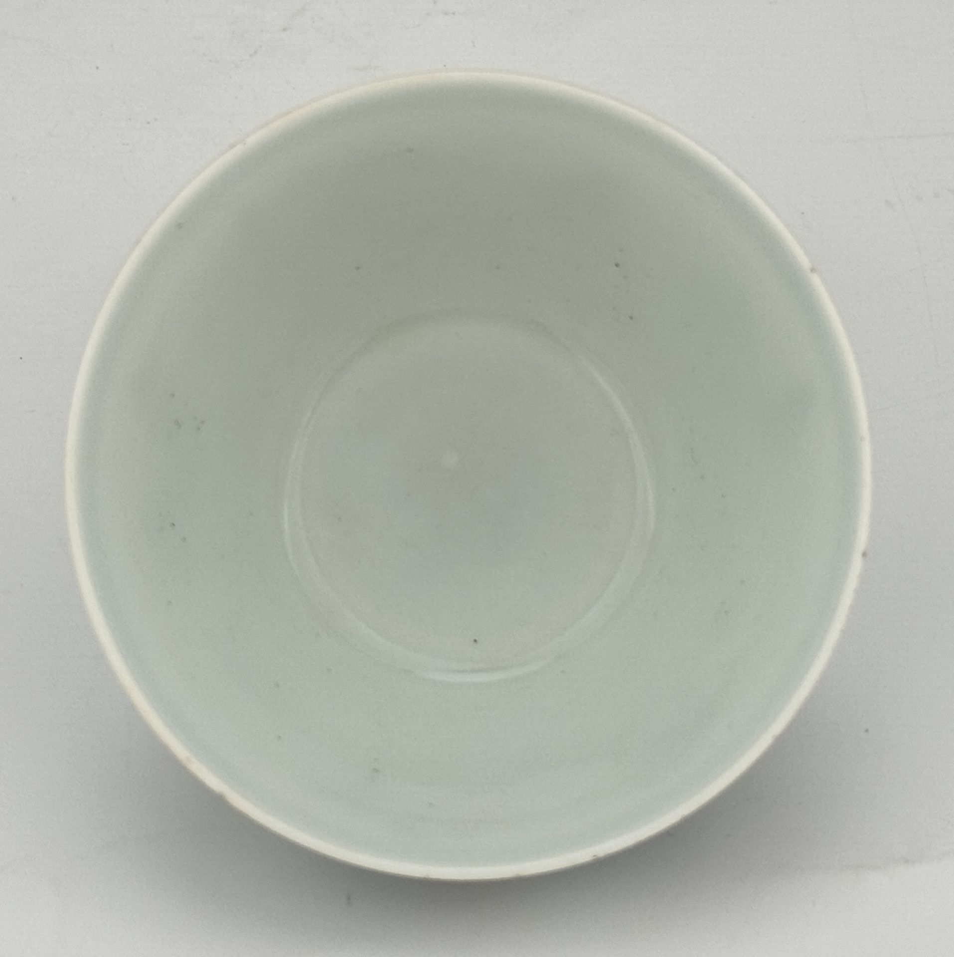 A Chinese DOUCAI cup, 17TH/18TH Century Pr.  - Bild 4 aus 5