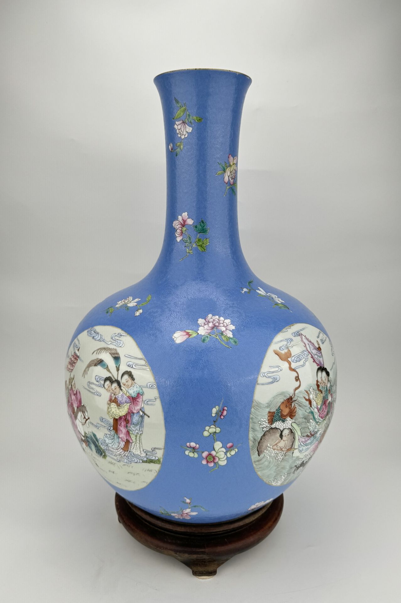 A Chinese Famille Rose vase, 17TH/18TH Century Pr.   - Image 2 of 10