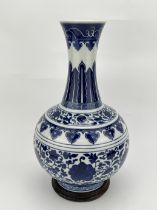 A Chinese Blue&White vase, 18TH/19TH Century Pr.