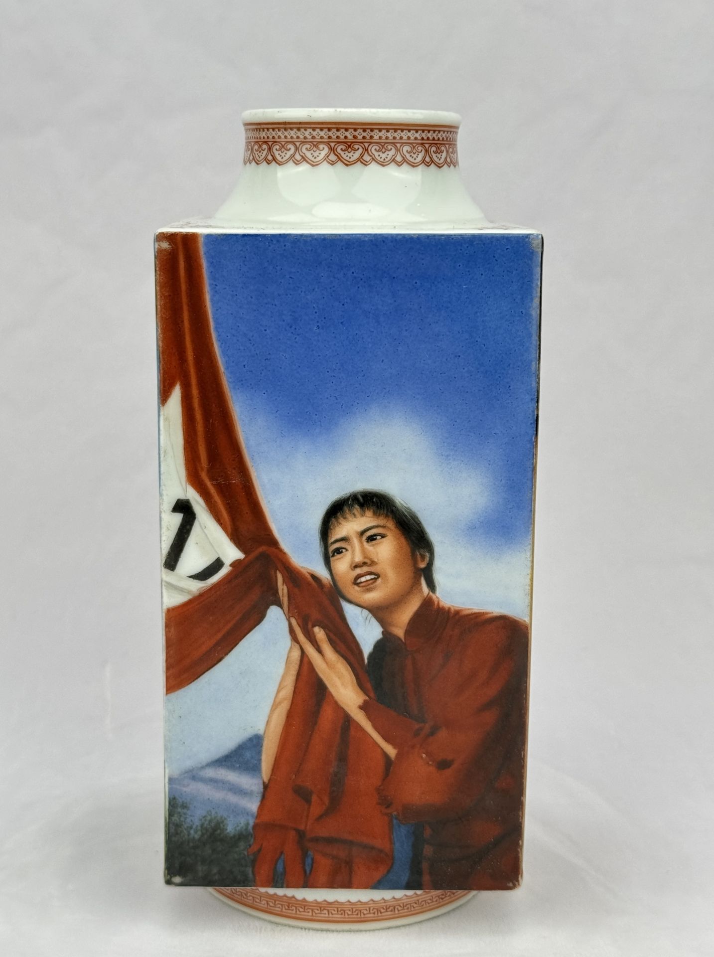 A Chinese rectangle vase, 19TH/20TH Century Pr.  - Image 3 of 8
