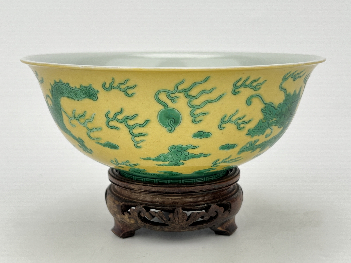 A Chinese Famille Rose bowl, 18TH/19TH Century Pr.  - Image 2 of 9