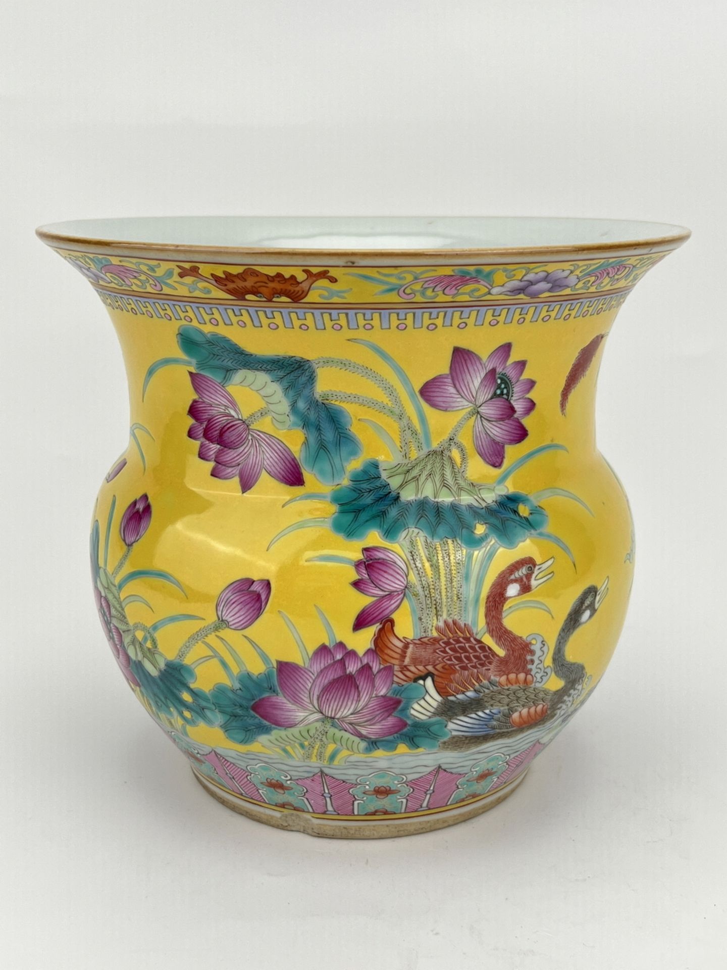 A Chinese Famille Rose vase, 19TH/20TH Century Pr. 