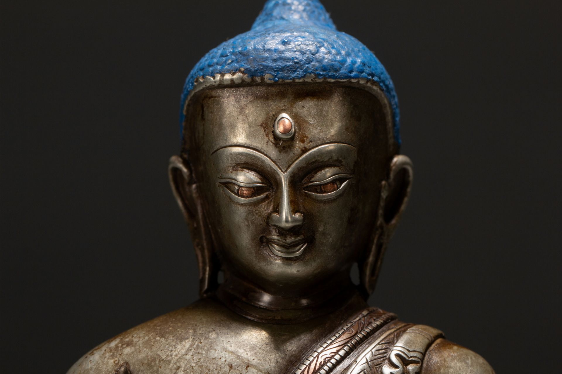 A Chinese silver buddaha figure, 17TH/18TH Century Pr.  - Bild 2 aus 9