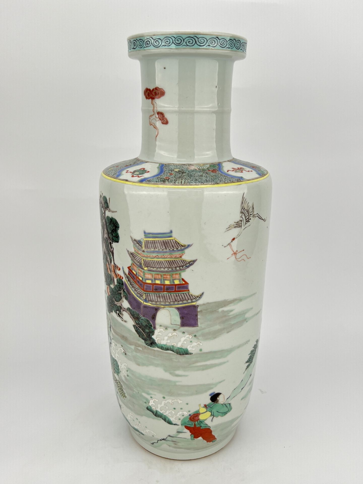 A Chinese Famille Rose vase, 18TH/19TH Century Pr.  - Bild 3 aus 10