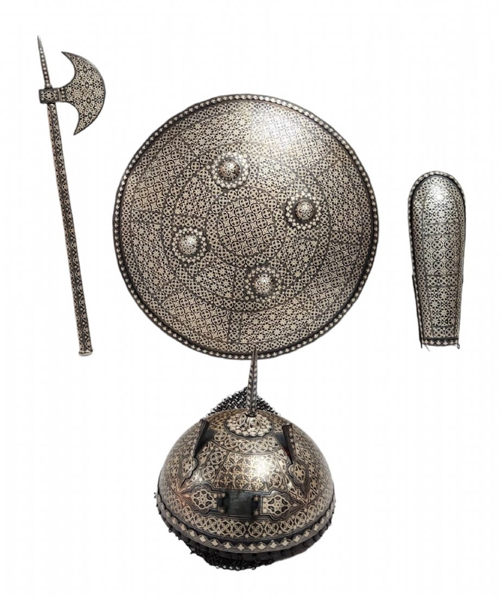 Antique Islamic weapons, set of antique style metal ornaments i ncludes: Shield in diameter: 46 - Bild 2 aus 5