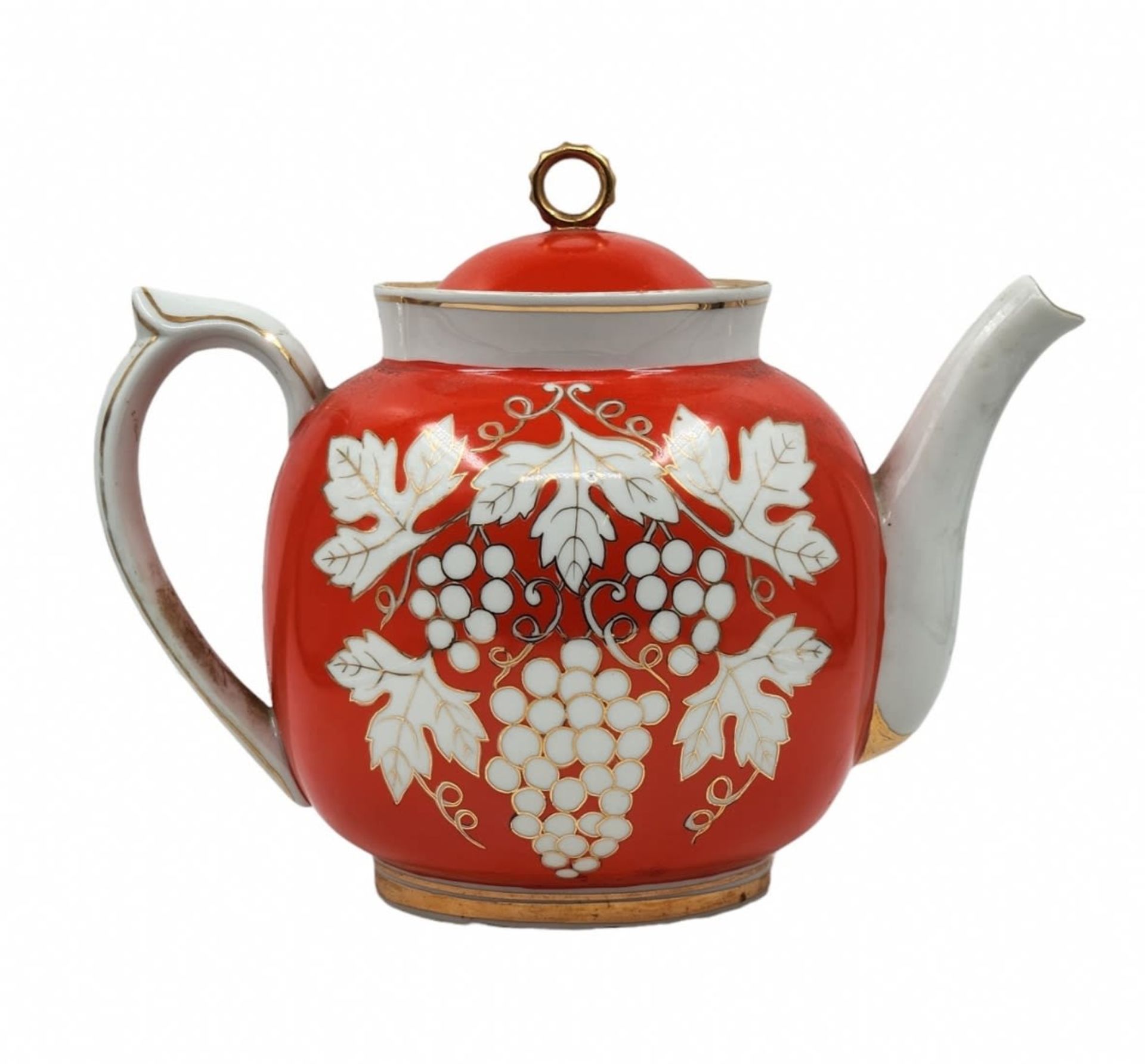A large Russian (Soviet) teapot, made of decorated porcelain and matching lid, signed.Height: 29 - Image 2 of 4