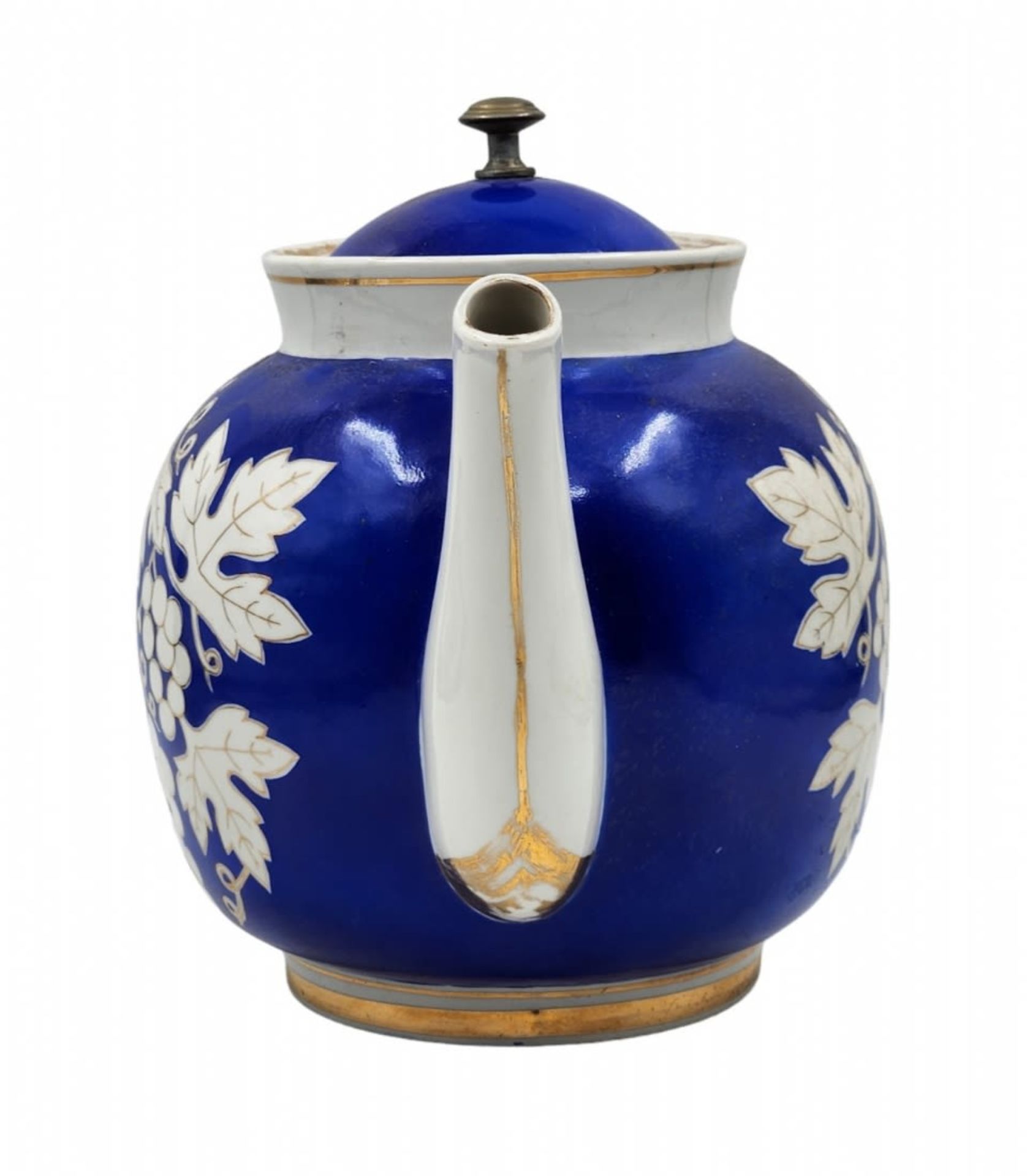 A large Russian (Soviet) teapot, made of decorated porcelain and matching lid, signed. Height: 28 - Image 3 of 4