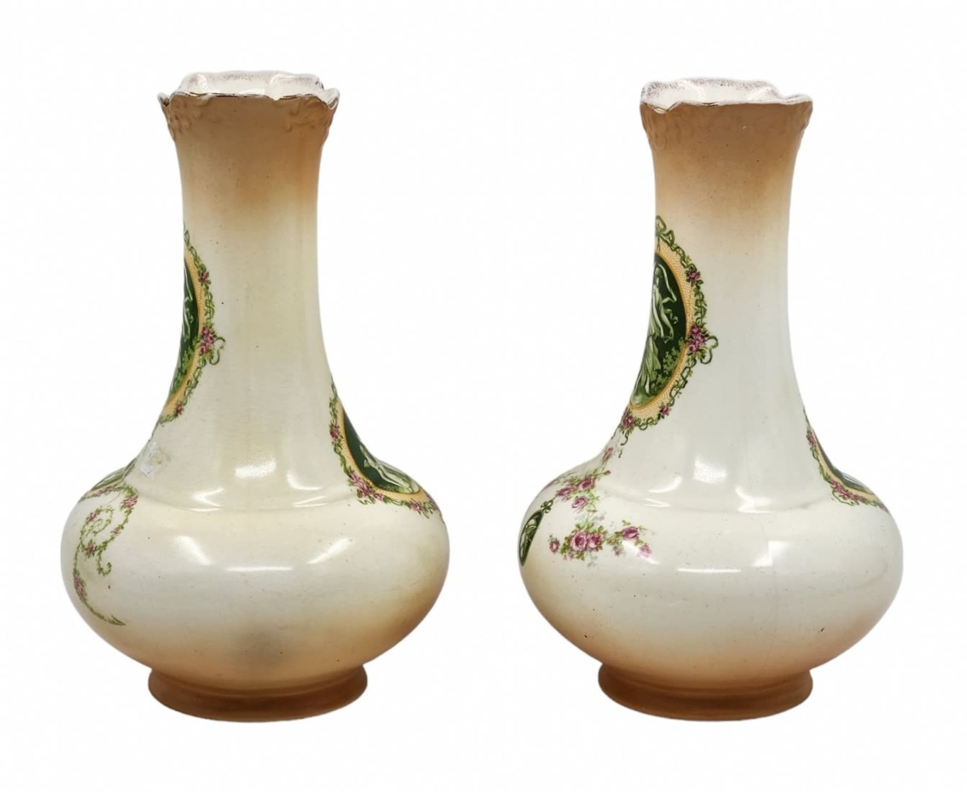 A pair of antique English jugs (Victorian) from the 19th century, made by: 'Samuel Fielding & Co - Image 3 of 5