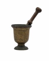 Islamic mortar and compatible pestle, from the 19th century, made of bronze. Pestle length :7 cm.