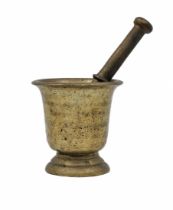 Islamic mortar and compatible pestle, from the 19th century, made of bronze. Pestle length : 7 cm.