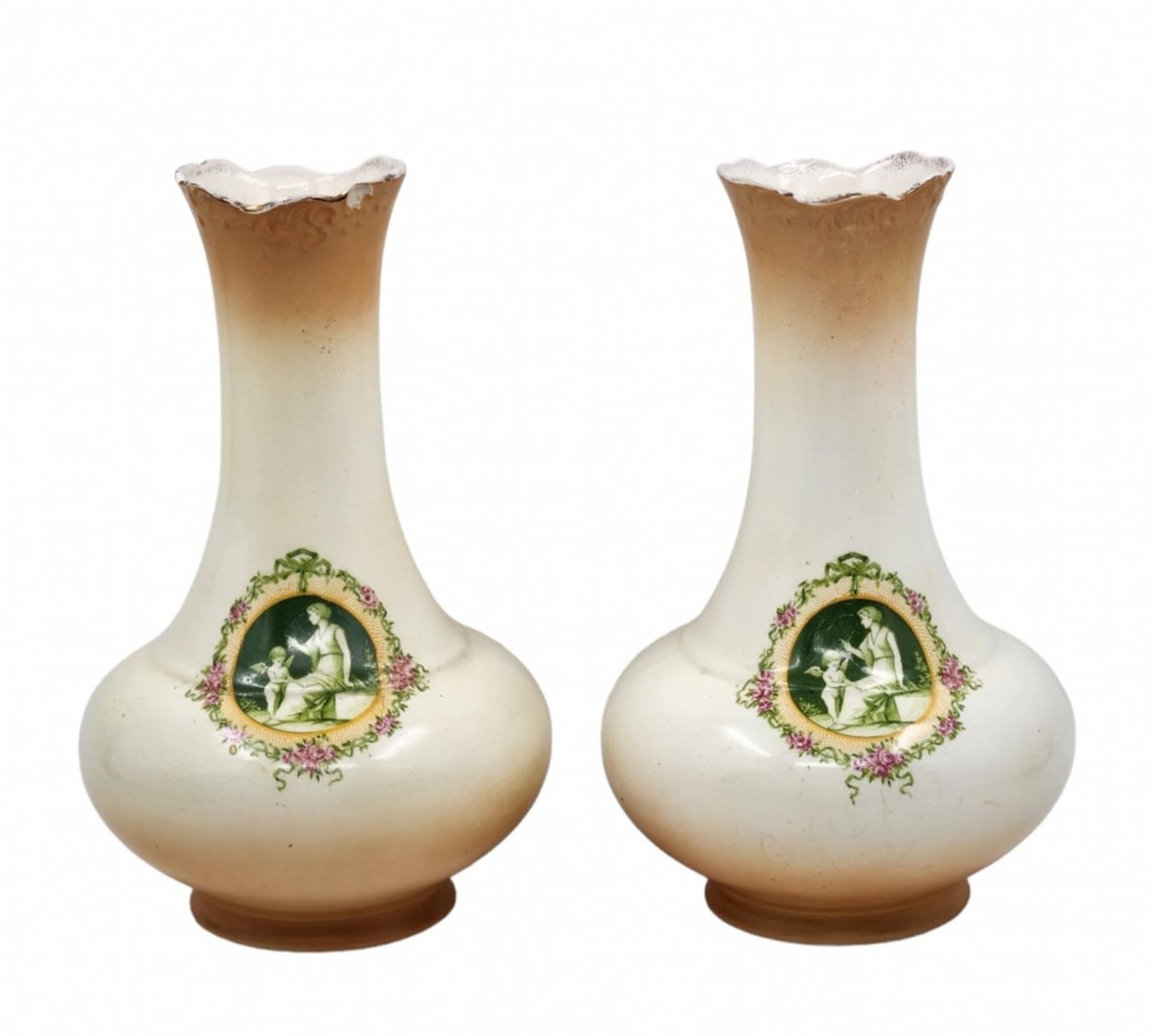 A pair of antique English jugs (Victorian) from the 19th century, made by: 'Samuel Fielding & Co - Image 2 of 5