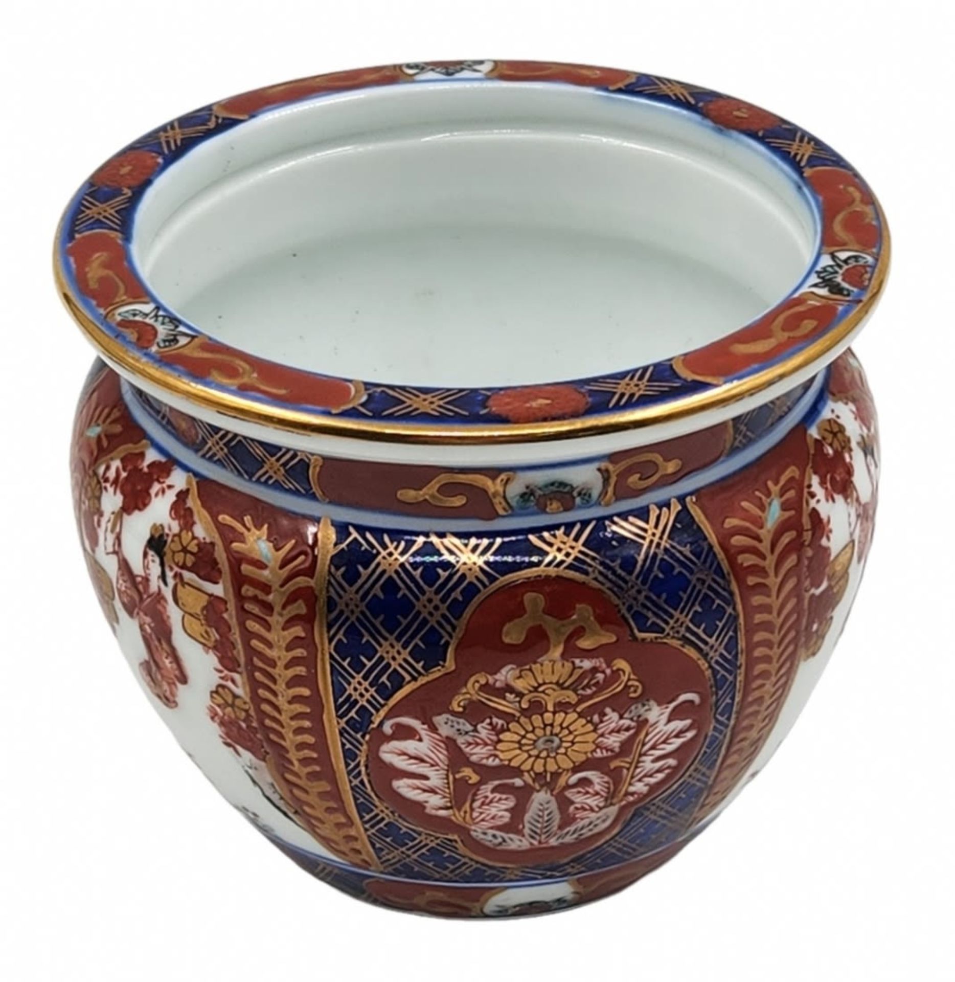 A small Japanese porcelain pot (Cache Pot) - Imari style, decorated with enamel and gold, signed. - Image 3 of 4