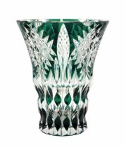 Crystal vase, a high-quality and massive Belgian vase, made by Val Saint Lambert, decorated with '