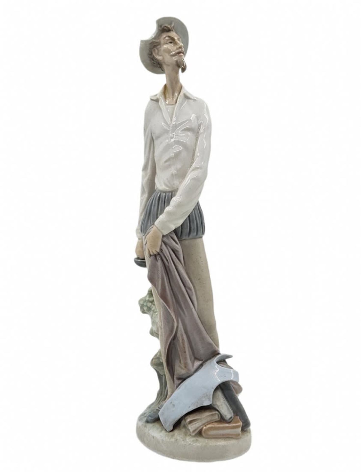 Spanish porcelain figurine made by 'Lladro', in the image of Don Quixote, decorated with hand