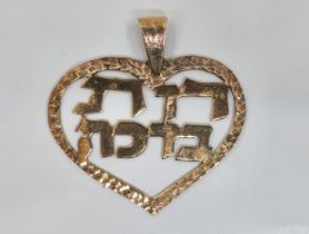 Gold necklace, heart-shaped, made of 14 karat yellow gold, not signed. The purity of the gold is