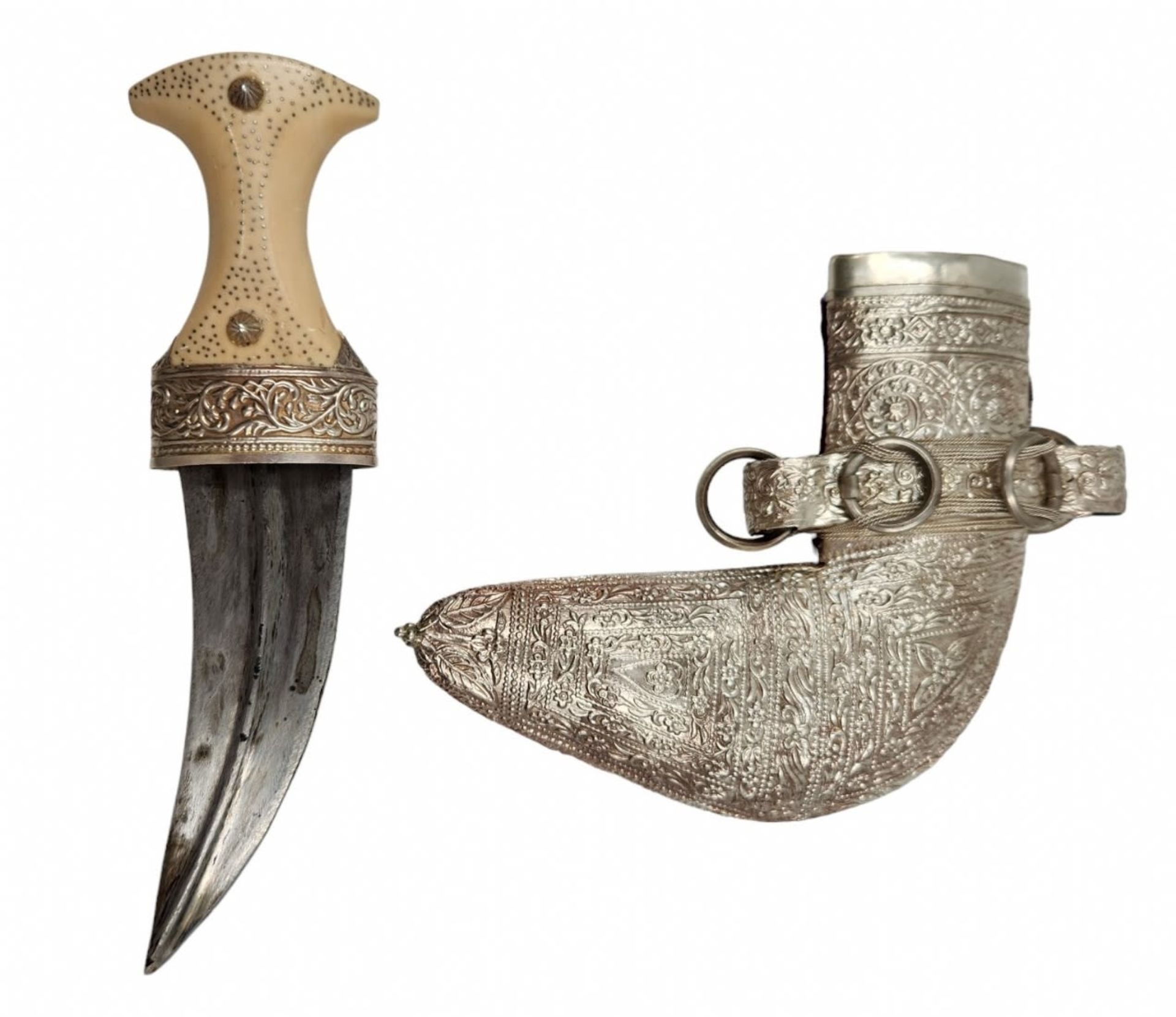 Decorative Yemenite Jambia dagger, is made of silver-plated metal and butt is made of cast white - Bild 4 aus 7