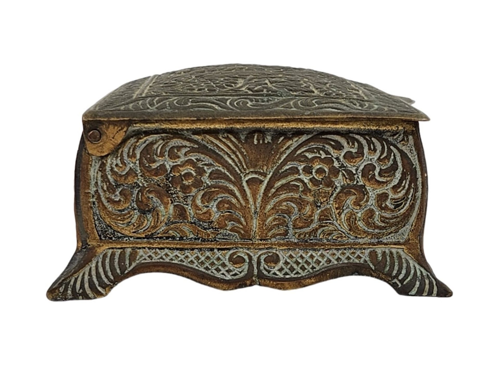 European metal box, a box decorated with a double-headed eagle relief and vines. Signs of rust, - Bild 5 aus 6