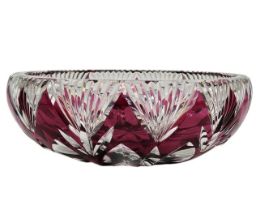 Crystal bowl, a high-quality and massive Belgian bowl, made by Val Saint Lambert, decorated with