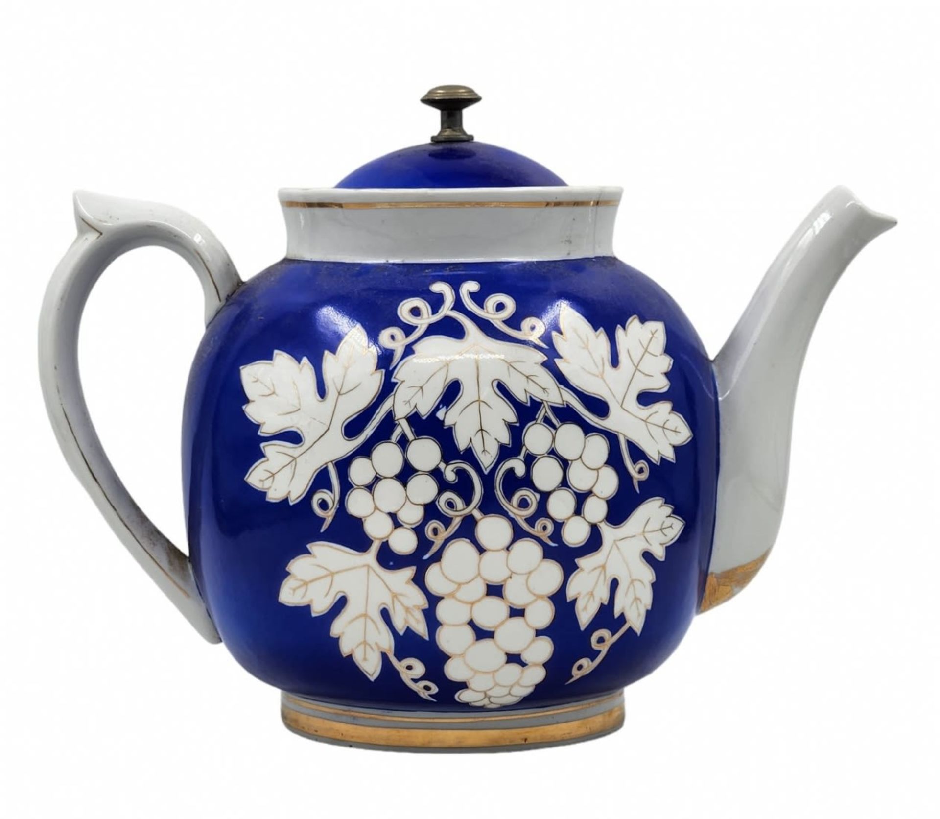 A large Russian (Soviet) teapot, made of decorated porcelain and matching lid, signed. Height: 28 - Image 2 of 4