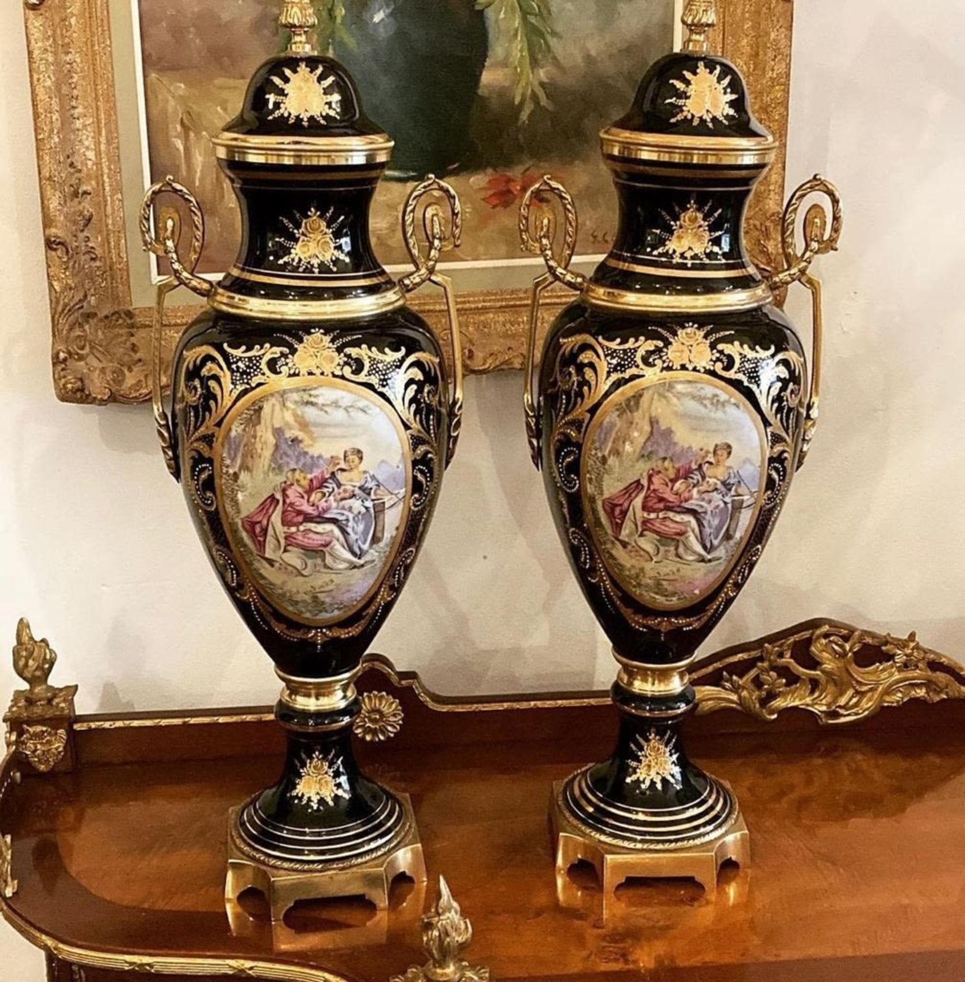 A pair of old, beautiful and impressive French vases in the 'Sevres' style, made of porcelain, - Image 9 of 9