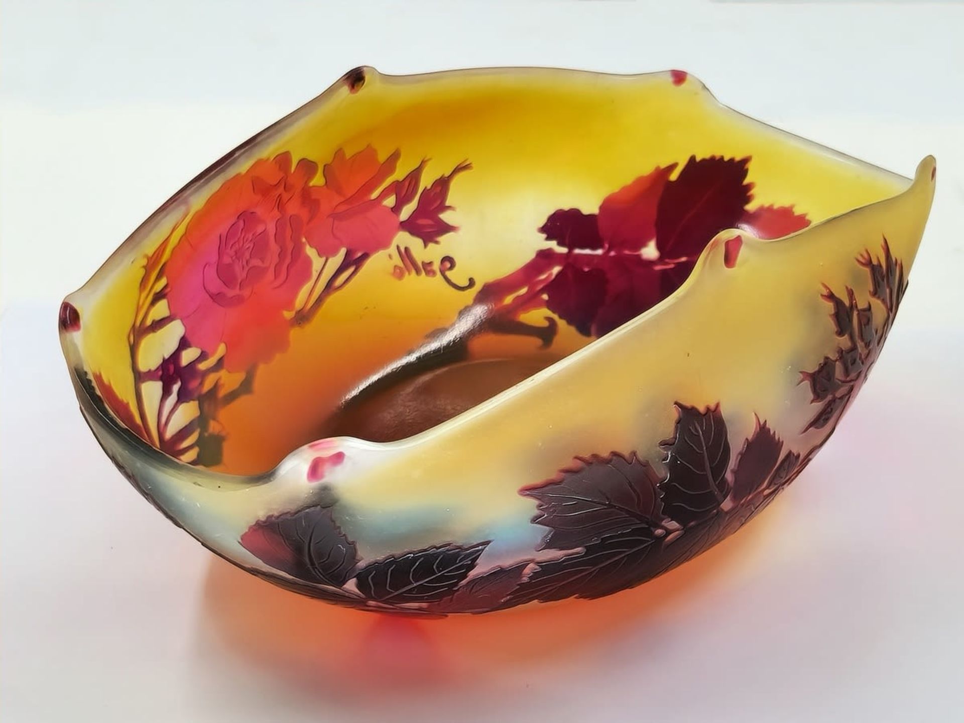 Emile Galle French glass bowl from the Art Nouveau period, a rare model, decorated and signed with a - Image 4 of 8
