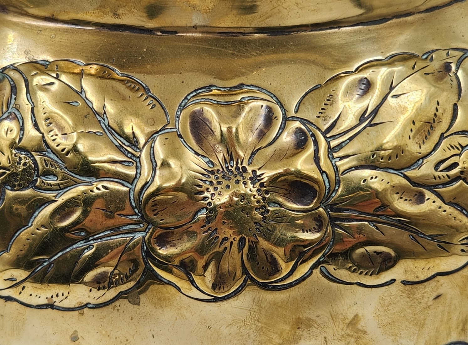 Pot (Jardiniere) , antique, English, from the 19th century (Victorian), made of brass, Width - Image 5 of 5