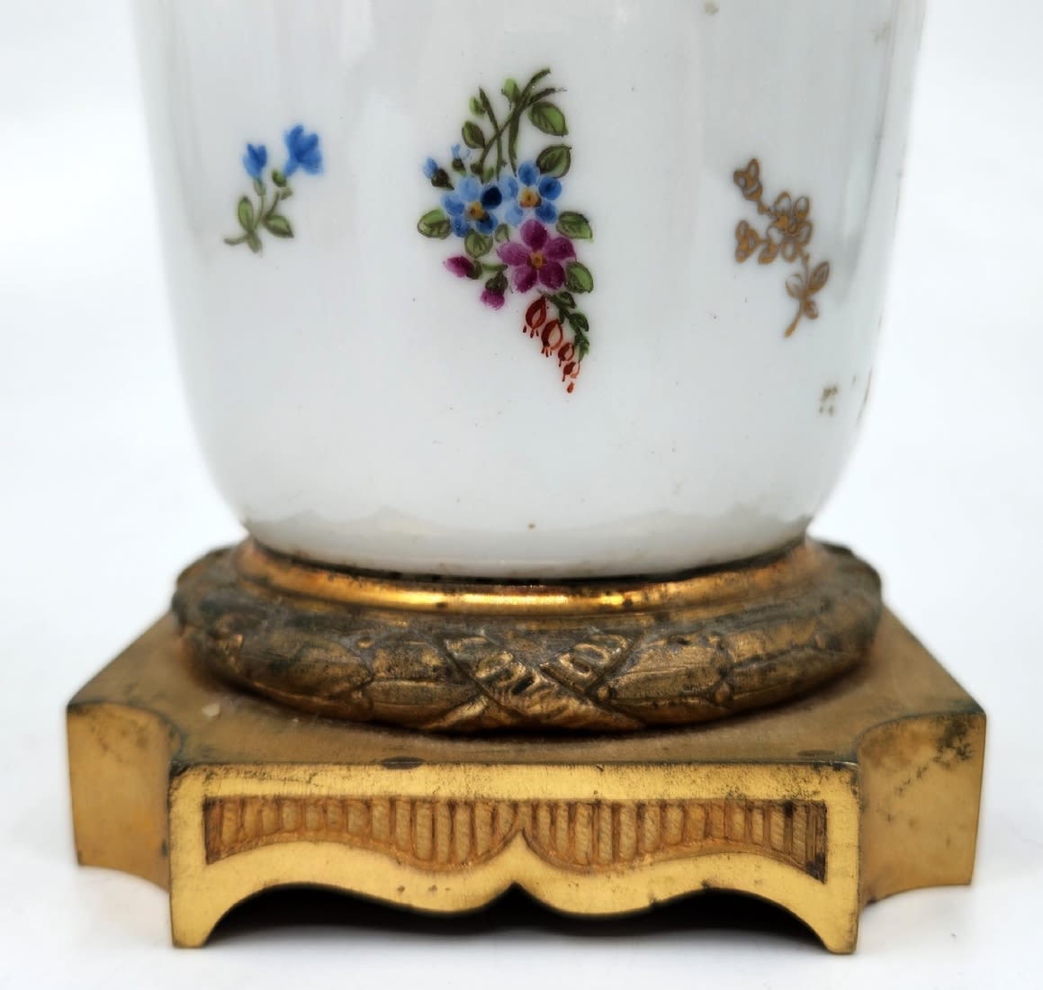 Antique French vase in 'Sevres' style, a beautiful and high-quality antique French vase from the - Image 9 of 12