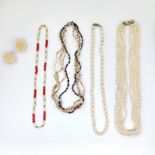 5 pieces of pearl jewelry (4 necklaces and another pair of earrings), length respectively: 32 cm