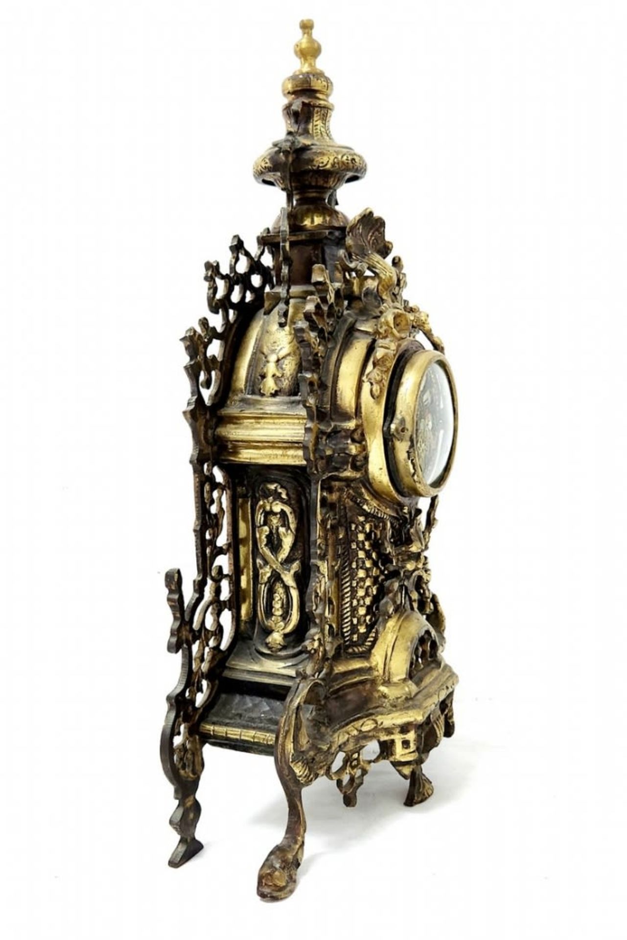 Antique Garniture, made of brass and includes a mantle clock and two candelabras, working - Bild 9 aus 13