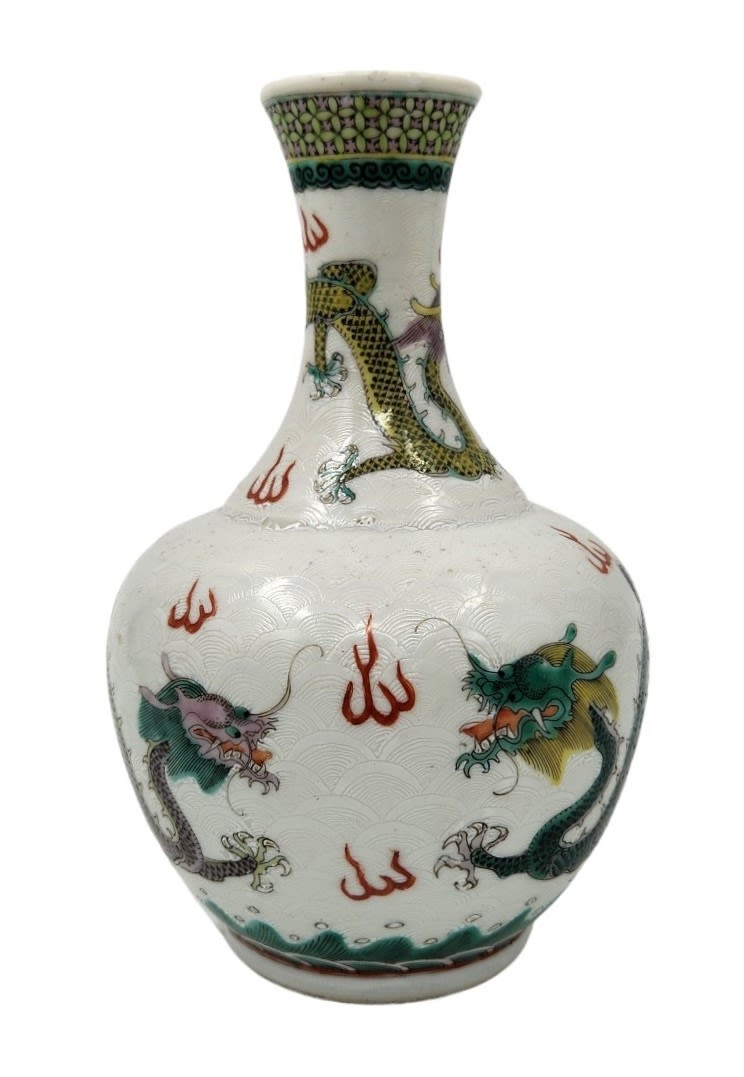 A high-quality and beautiful antique Chinese porcelain jug, late 'Qing' dynasty, decorated with - Image 2 of 8