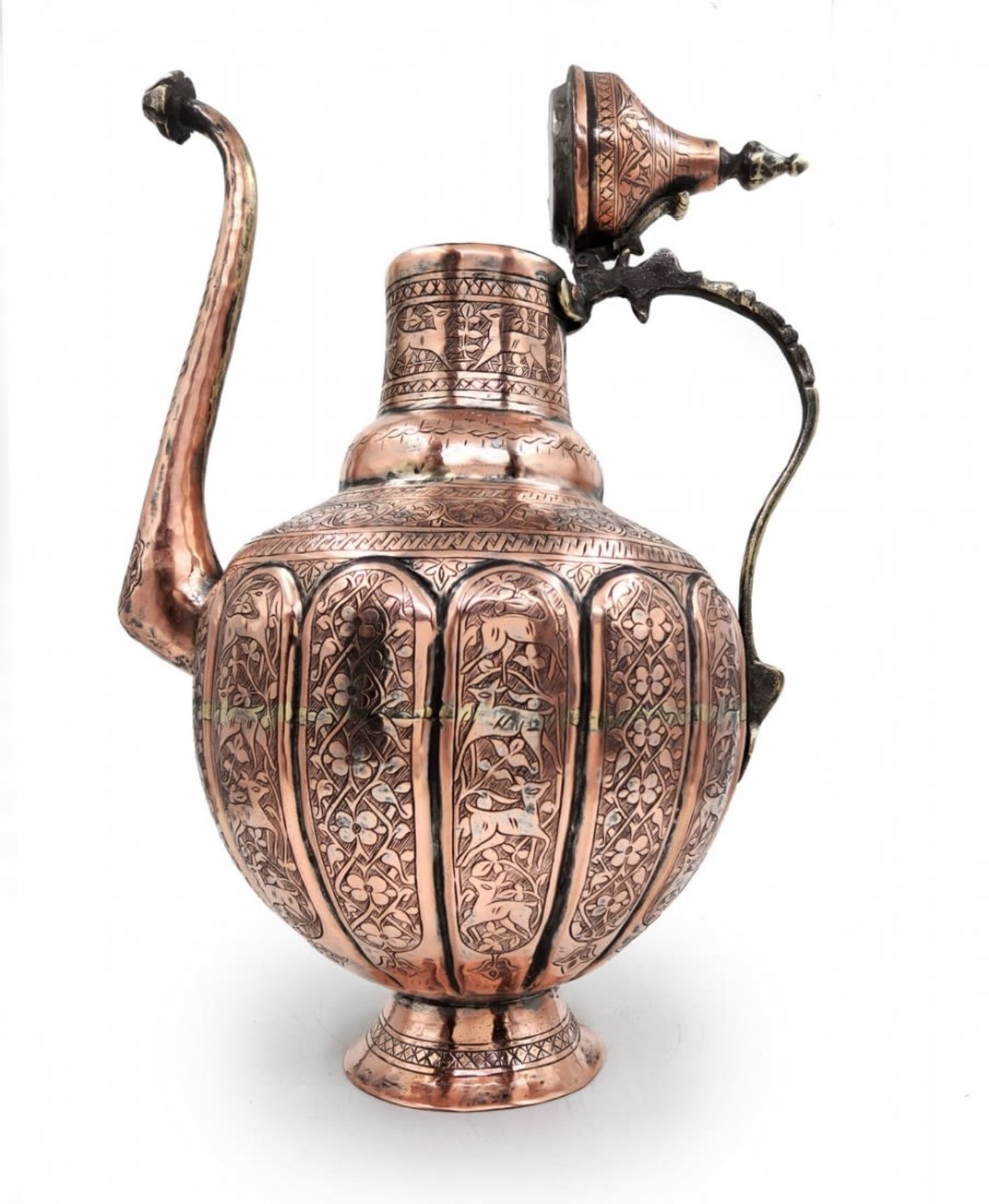 An antique Persian vessel, from the Qajar Dynasty period, made of copper and brass and decorated - Bild 5 aus 9