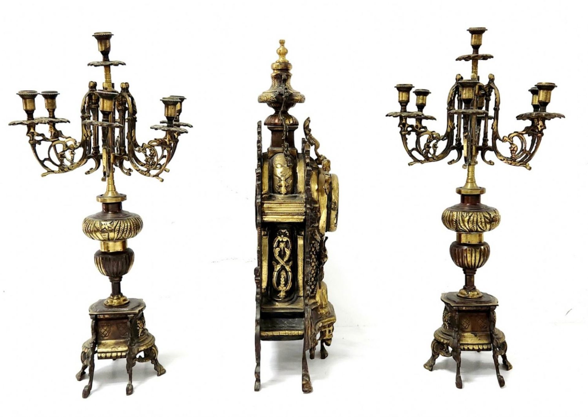 Antique Garniture, made of brass and includes a mantle clock and two candelabras, working - Bild 2 aus 13