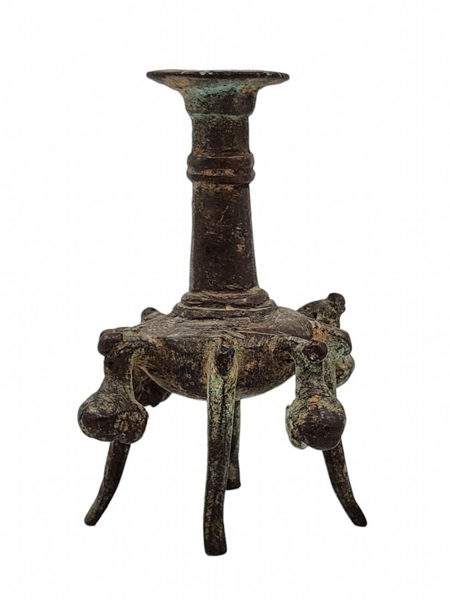 An antique Indian vessel for cosmetics, made of bronze, 18th century, Height: 14 cm, Width: 10 cm. - Image 4 of 5