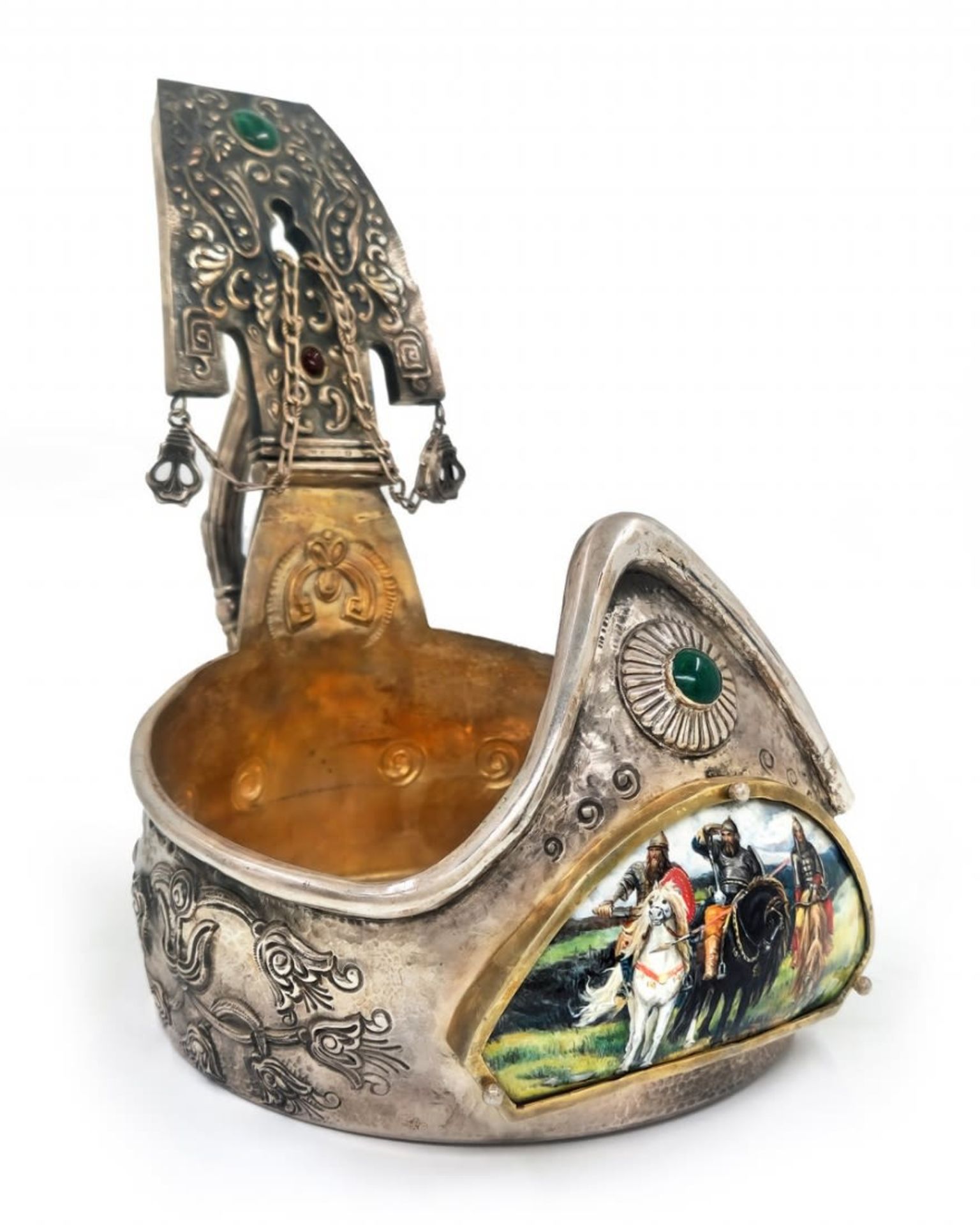 A high-quality and impressive Kovsh, made of silver, decorated with enamel and signed, Total weight: