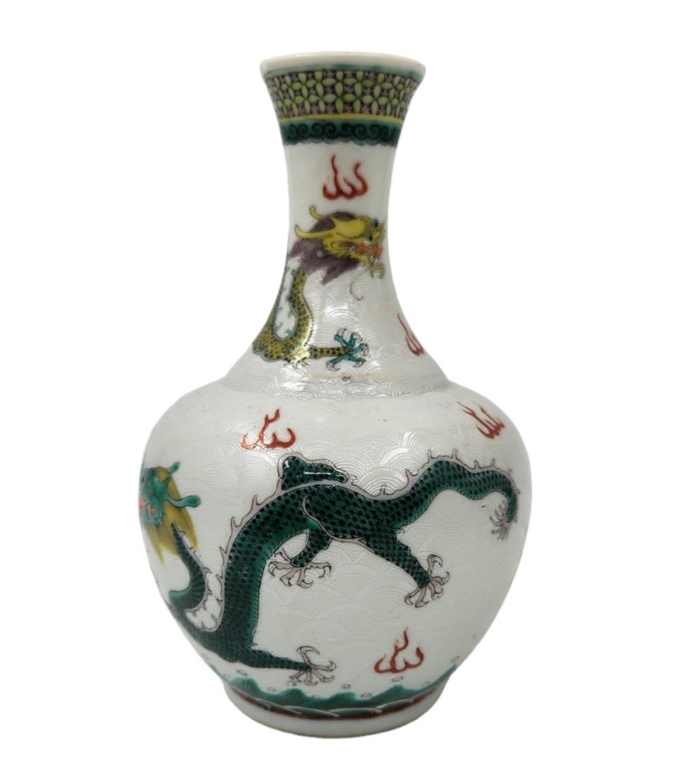A high-quality and beautiful antique Chinese porcelain jug, late 'Qing' dynasty, decorated with