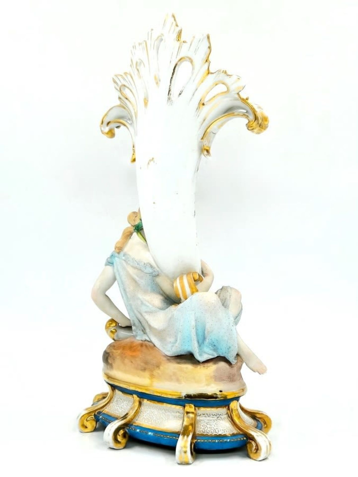 A quality antique French 'Old Paris' vase, made of porcelain and biscuit, unsigned,, hand painted in - Image 6 of 11