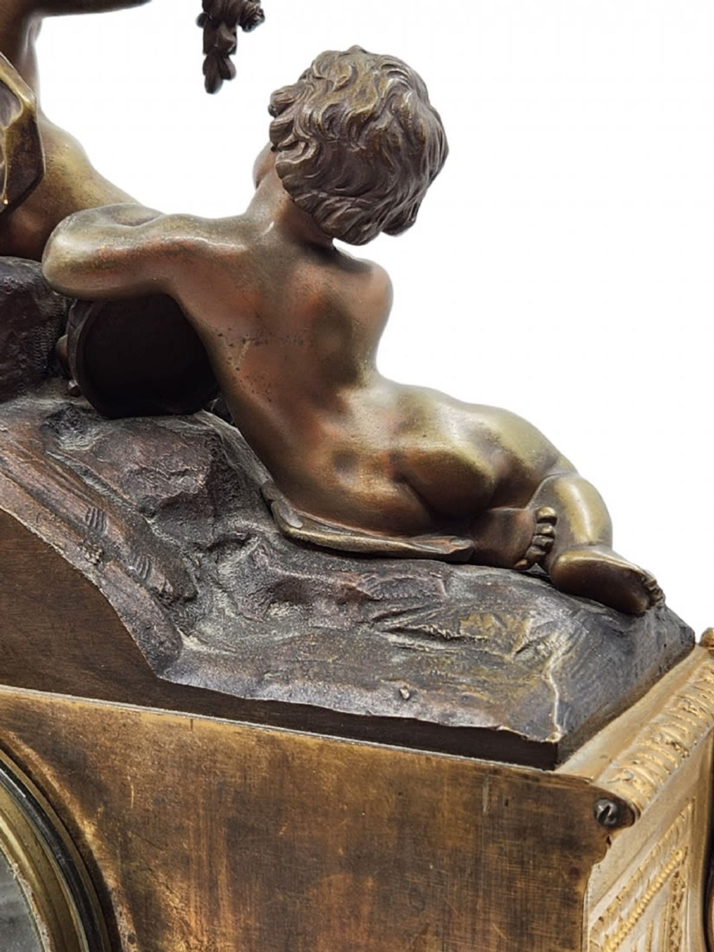 Antique French mantle clock, from the 19th century, made of bronze and white marble, the head is - Image 13 of 19