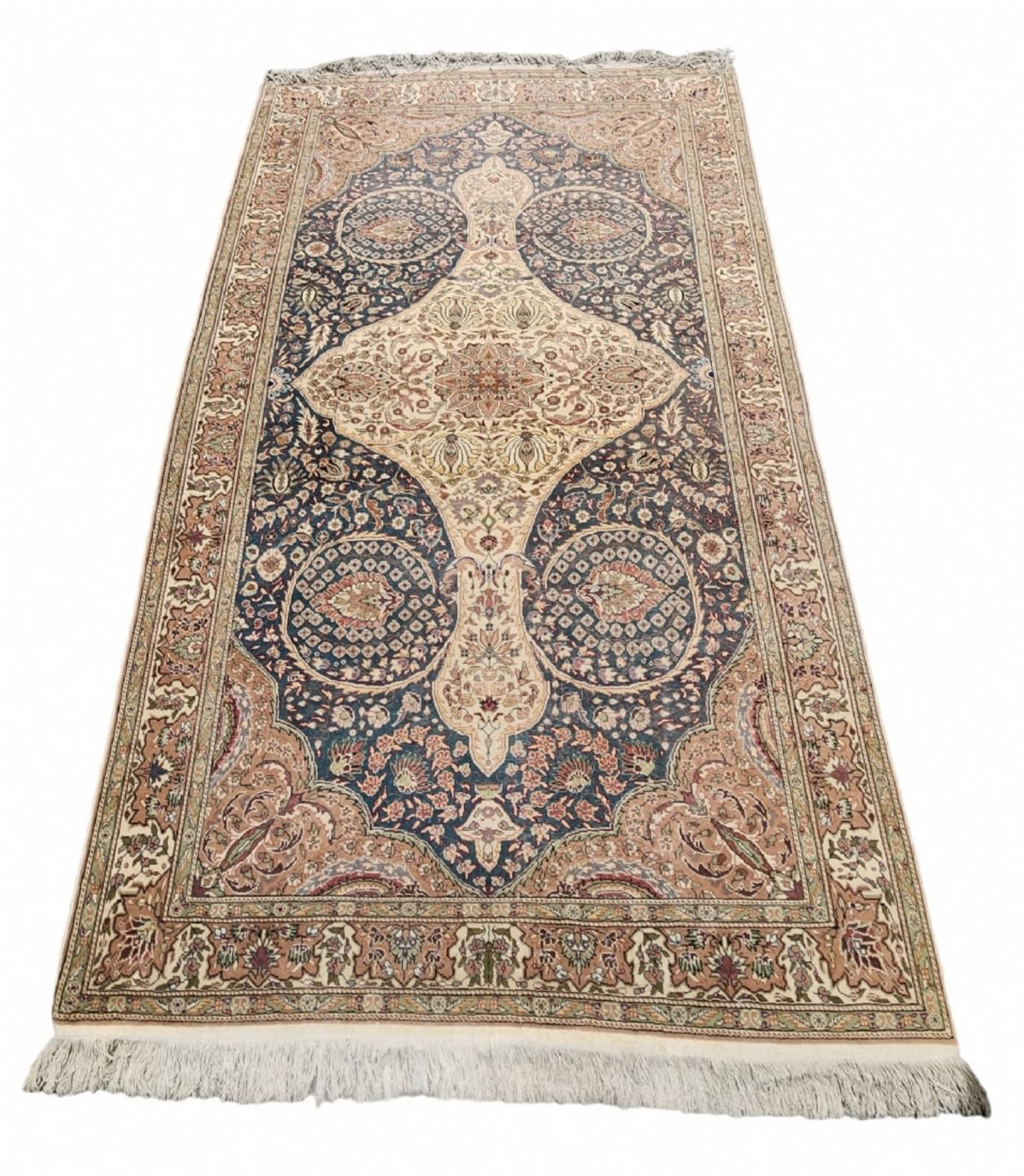A large, high-quality and particularly beautiful Persian carpet, slightly worn, in the living - Bild 13 aus 15