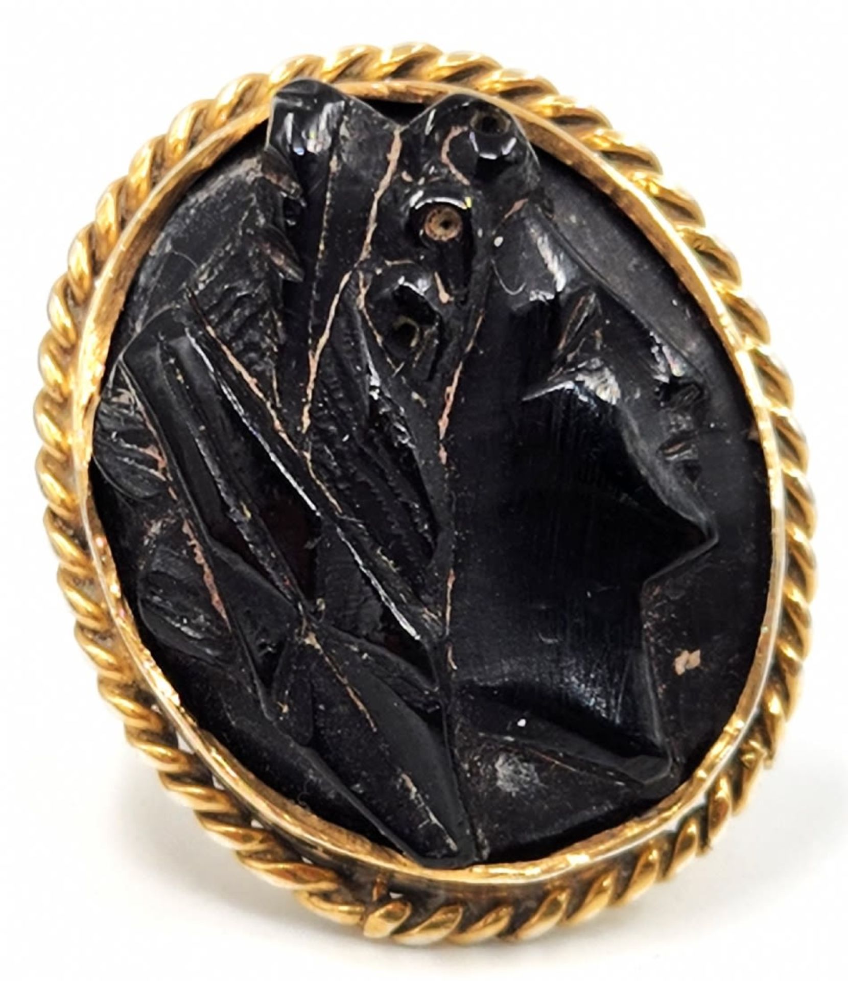 Antique 19th century English cameo 9K gold ring inlaid with a Whitby Jet plate, unsigned, the purity