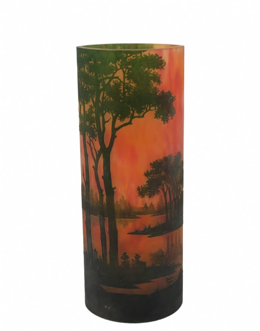 A French art nouveau vase made by Daum Nancy, decorated and signed with a cameo on a 'pate de verre' - Bild 5 aus 9