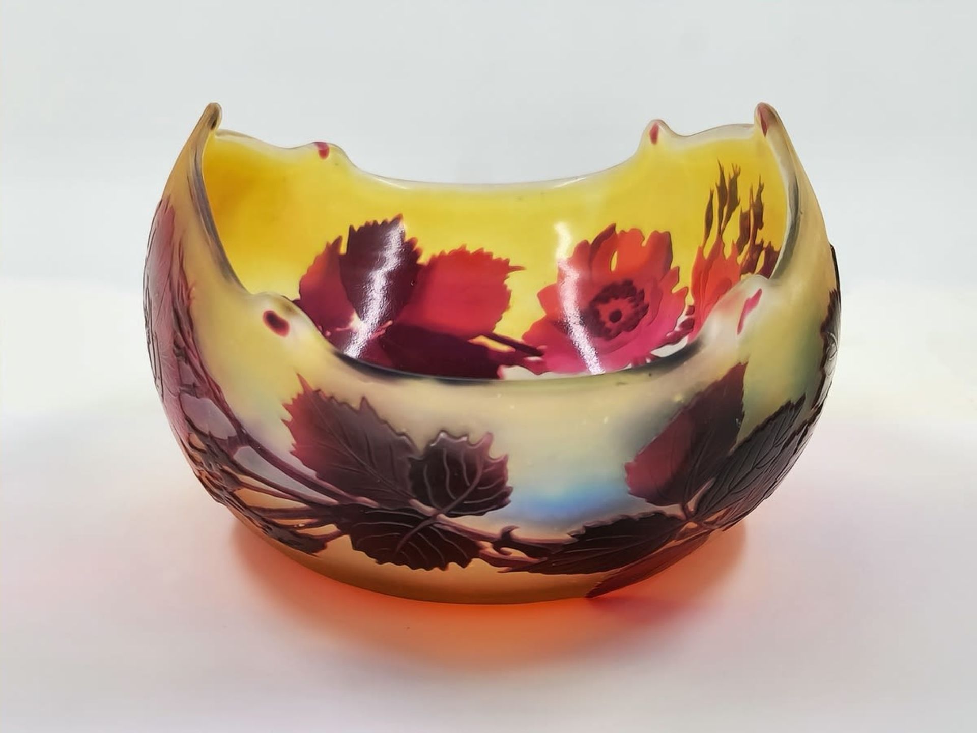 Emile Galle French glass bowl from the Art Nouveau period, a rare model, decorated and signed with a - Bild 3 aus 8