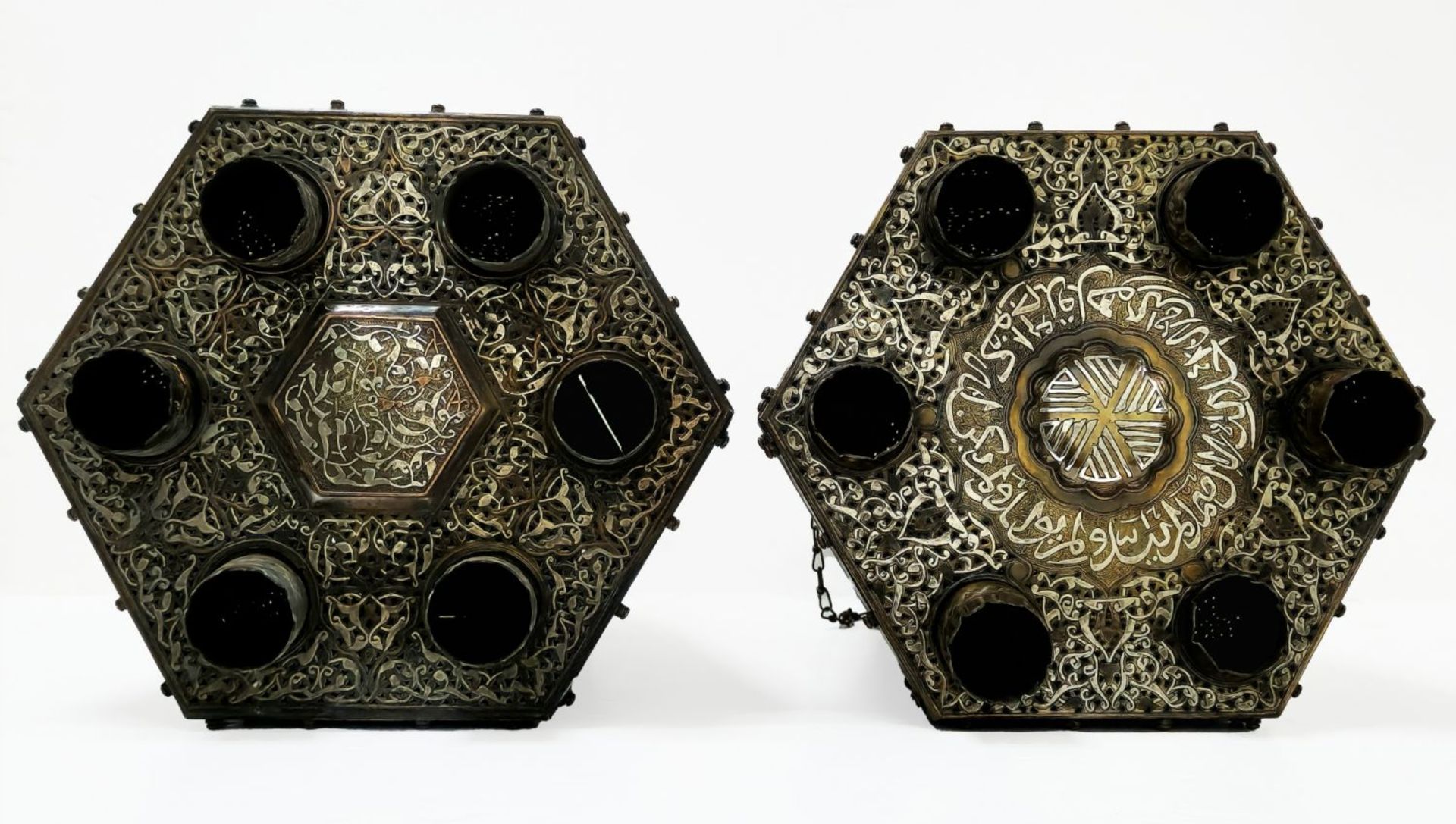 A pair of Islamic mosque lamps, impressive and high-quality lamps, made in Damascene Work, (inlay of - Bild 2 aus 3