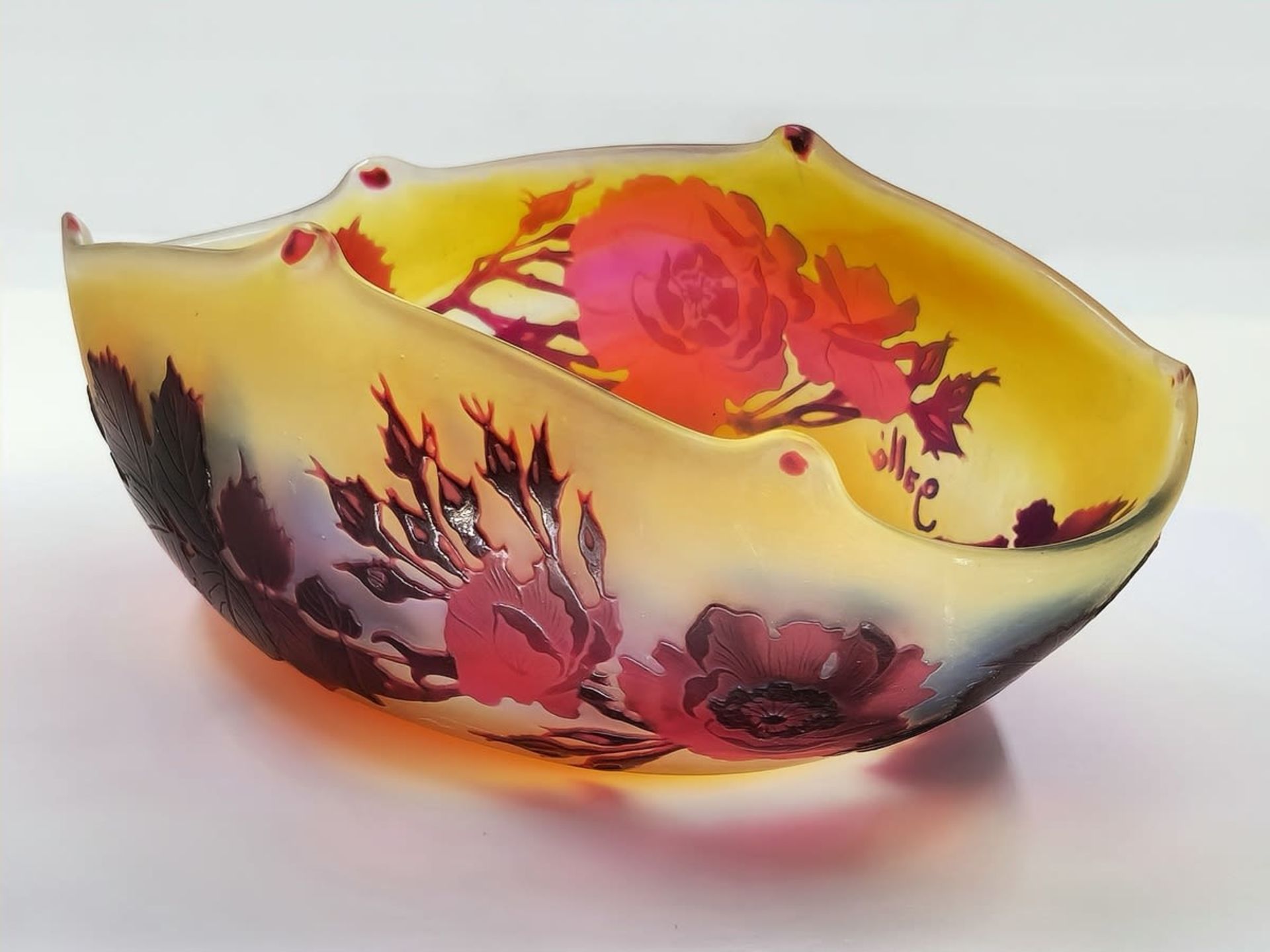 Emile Galle French glass bowl from the Art Nouveau period, a rare model, decorated and signed with a - Bild 6 aus 8