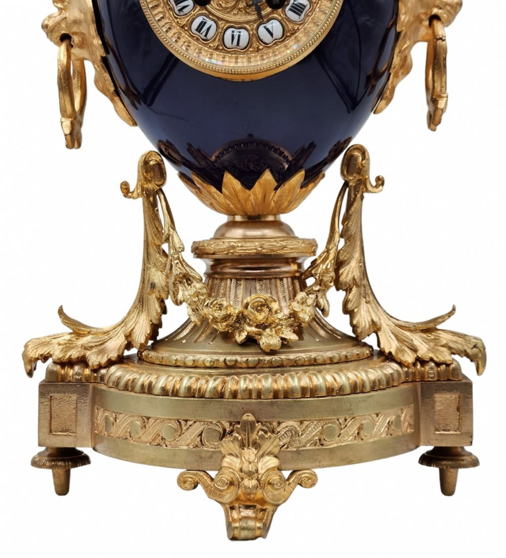 French Garniture set, from the 19th century, louis XVI or Louis XV style, includes: a mantle clock - Image 9 of 14