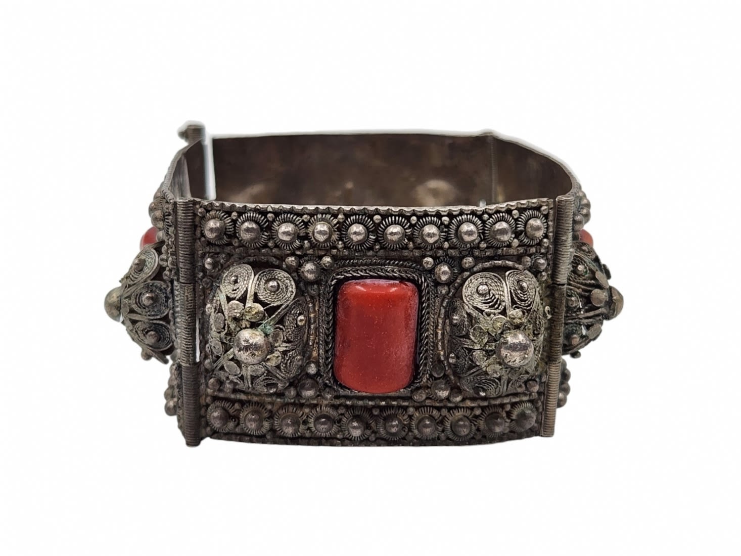 An antique silver bracelet with delicate and high-quality filigree work, combined with amber - Image 3 of 4