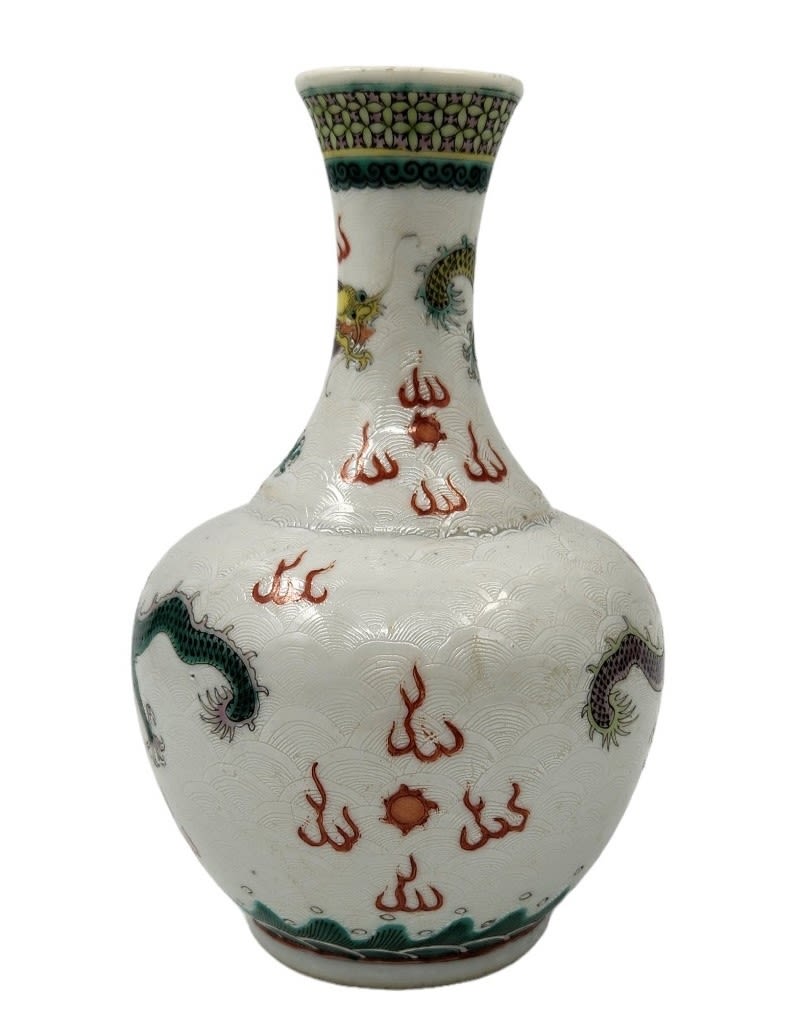 A high-quality and beautiful antique Chinese porcelain jug, late 'Qing' dynasty, decorated with - Image 3 of 8