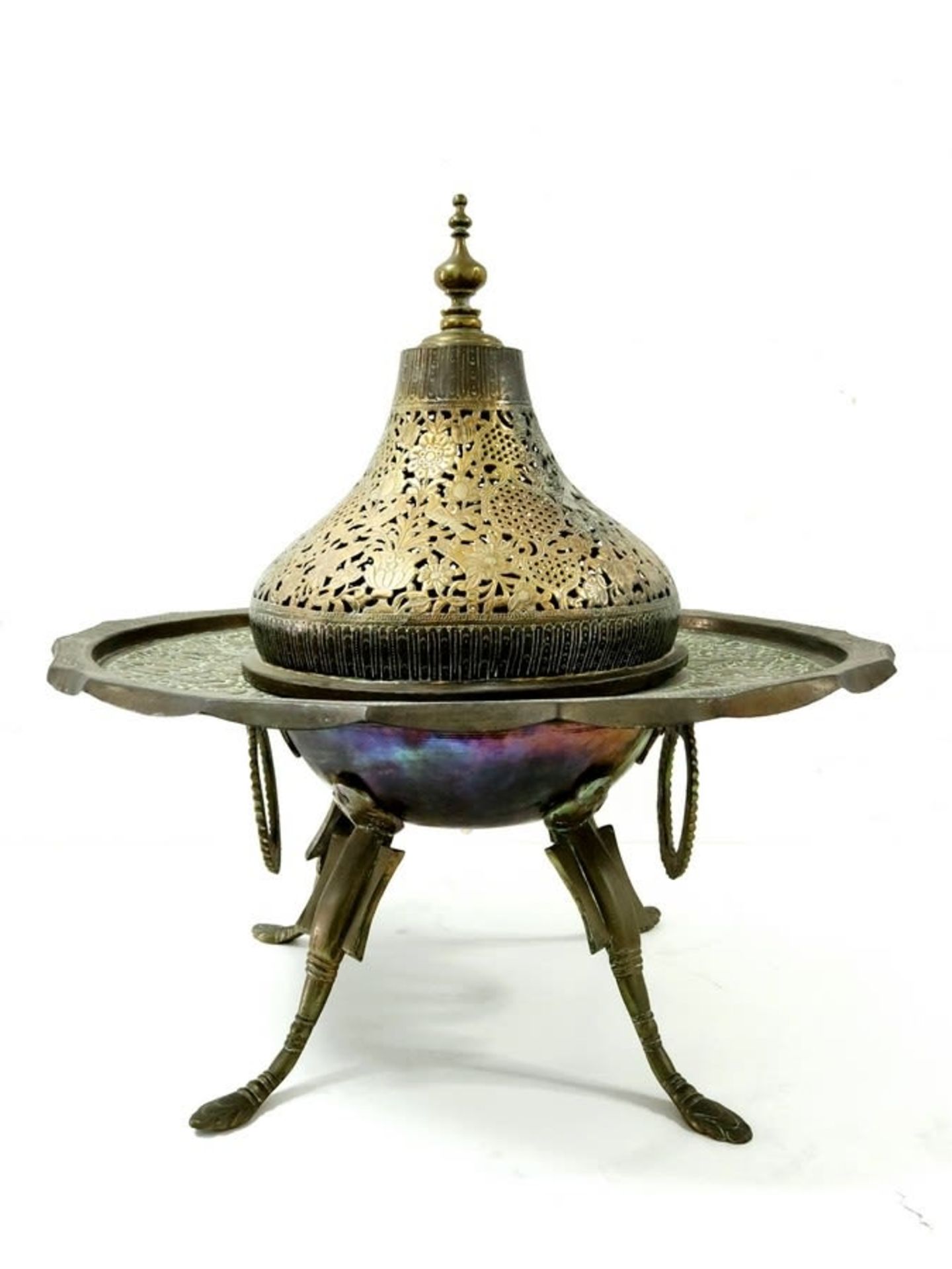 Impressive and high-quality antique Ottoman Turkish brazier, made of hammered and engraved sawn